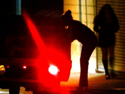pakistani man saves 13 year old girl from prostitution for love in dubai pakistani man saves 13 year old girl from prostitution for love in dubai