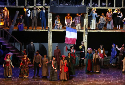 french told to strip if they want to see new drama