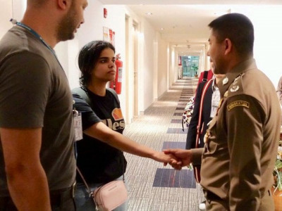 canada pleased to offer asylum to saudi teen trudeau canada pleased to offer asylum to saudi teen trudeau