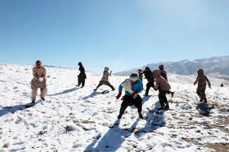 people enjoy as quetta received first snowfall of the year after a long dry spell photo online people enjoy as quetta received first snowfall of the year after a long dry spell photo online