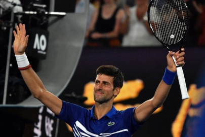 djokovic begins seventh aussie open title bid with romp