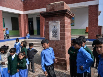 abandoned karachi school encroached upon again