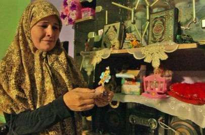 egypt court orders release of mother held over false news