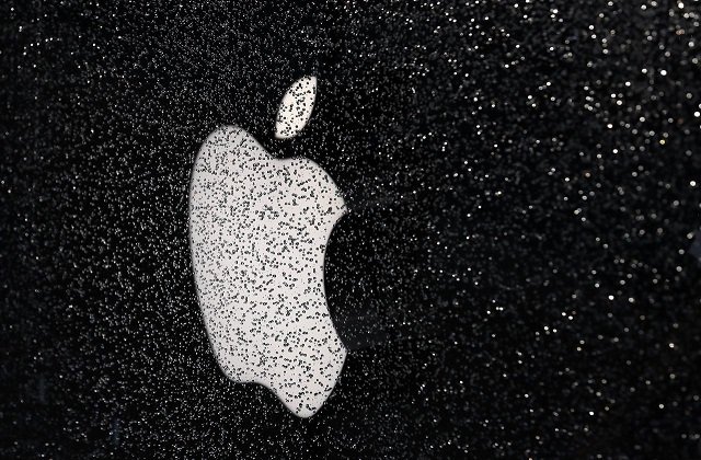 apple 039 s logo is seen outside flagship store downtown milan italy october 23 2018 photo reuters