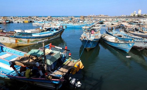 yemen 039 s houthi rebels control the port of hodeida the main entry point for imports and other supplies to the country photo afp