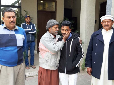 10yearschallenge pindi police reunite lost son with father after a decade 10yearschallenge pindi police reunite lost son with father after a decade