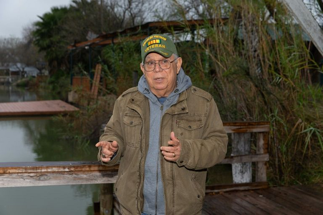 reynaldo anzaldua speaks on his family 039 s property in mission texas on january 15 2019 photo afp