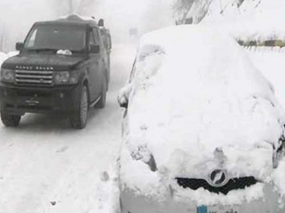 army paf teams rescue stranded tourists in nathia gali