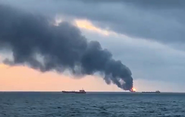 14 dead after fire on two vessels off crimea