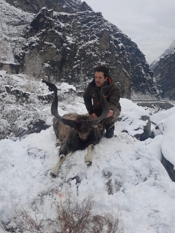 dianda christopher anthony became the second american to hunt down the flare horned markhor in gilgit photo express dianda christopher anthony became the second american to hunt down the flare horned markhor in gilgit photo express