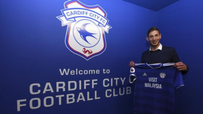 cardiff striker sala feared missing in plane crash french police