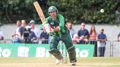 sarfraz apologises for racist comment