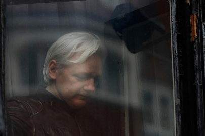 us prosecutors press witnesses to testify against assange wikileaks us prosecutors press witnesses to testify against assange wikileaks