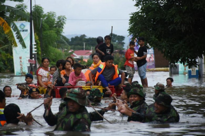indonesia flood landslide death toll rises to 26 indonesia flood landslide death toll rises to 26