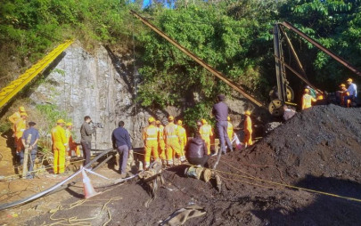 indian rescuers recover one body from flooded mine 40 days after rescue began indian rescuers recover one body from flooded mine 40 days after rescue began