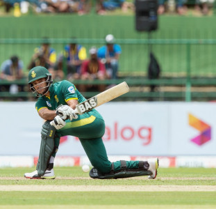 hendricks stars as south africa beat pakistan in rain affected third odi