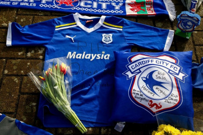 messi urges investigators to resume search for missing sala