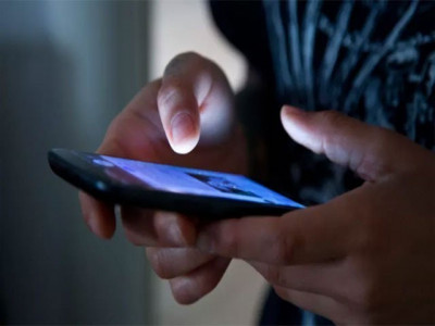 police recover indecent pics from quack s cellphone in multan police recover indecent pics from quack s cellphone in multan