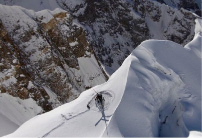 trapped in snow seven labourers rescued from upper kohistan valley