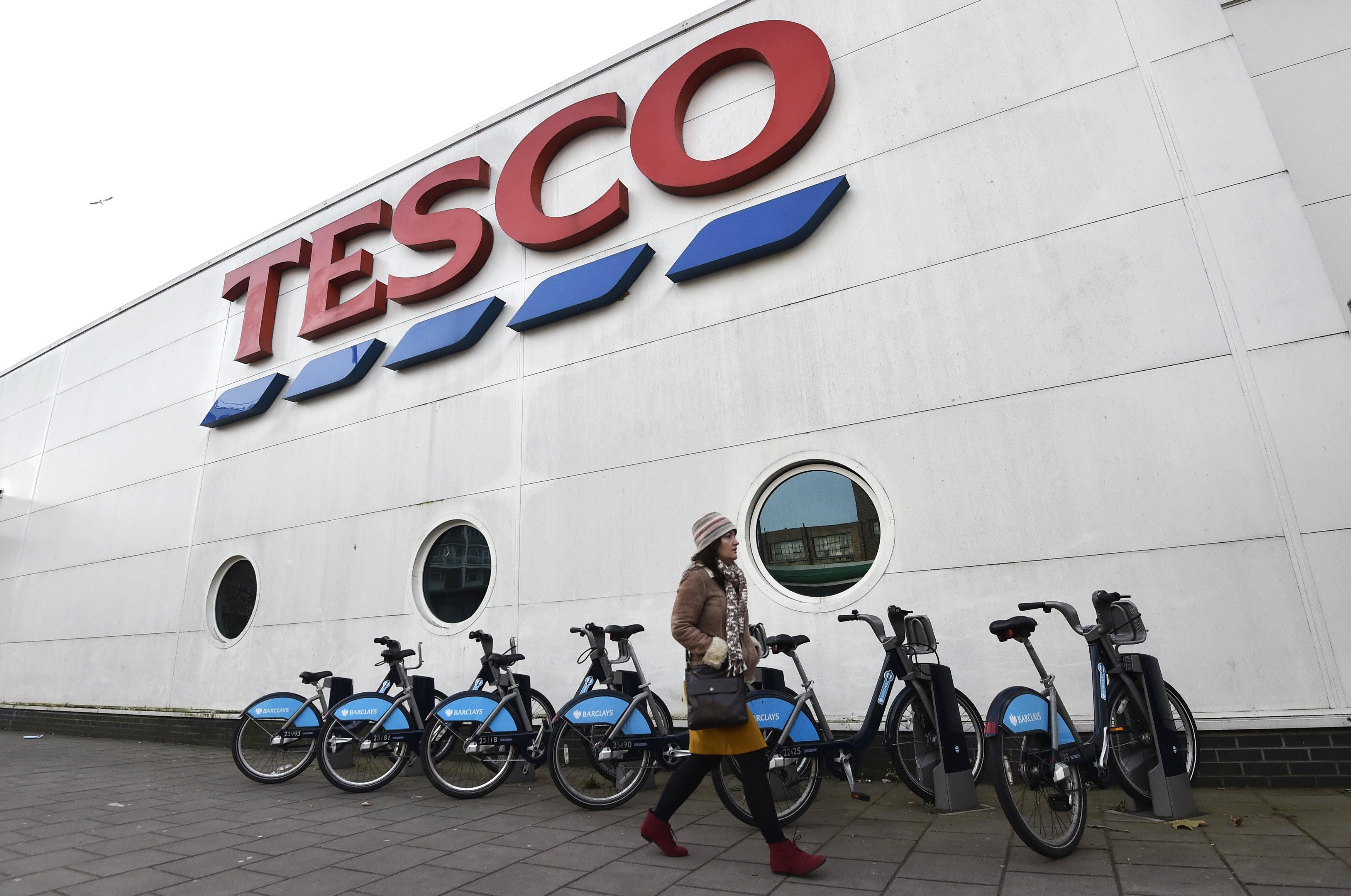 in view of challenges tesco needs to adapt to remain competitive says ceo photo reuters