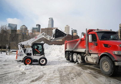 polar vortex freezes us midwest with snow dangerously cold air