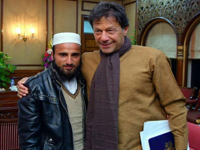 prime minister imran khan with polio worker irfan photo twitter