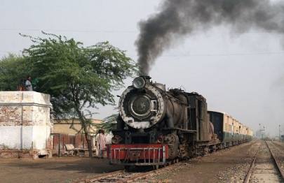 how the once mighty pakistan railways went off track how the once mighty pakistan railways went off track