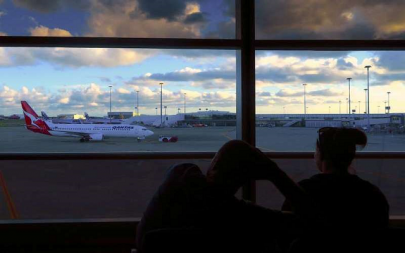 bomb threat shuts australia international airport bomb threat shuts australia international airport