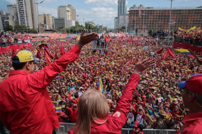 maduro makes first public appearance since drone attack maduro makes first public appearance since drone attack