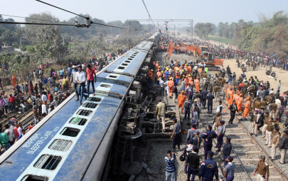 seven passengers killed when train derails in eastern india
