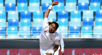 abbas sets sights on donning coloured clothing for pakistan