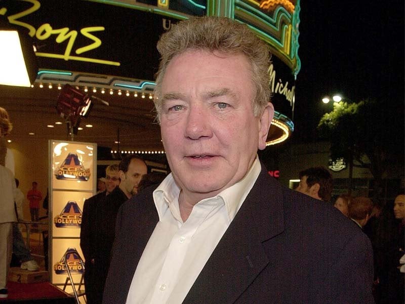 in this file photo taken on march 14 2000 british actor albert finney arrives to attend the premiere of his new film quot erin brockovich quot in los angeles photo afp