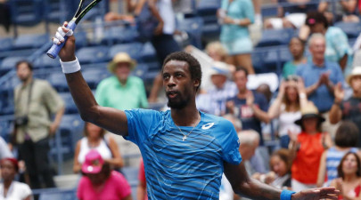 monfils hands tsitsipas lesson in sofia
