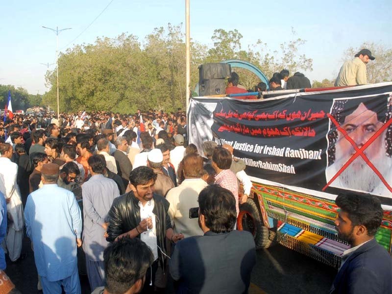 members of sindh civil society are holding protest demonstration against the killing of a local leader of a sindh nationalist party irshad ranjhani at shahra e faisal road in karachi on february 11 2019 photo ppi