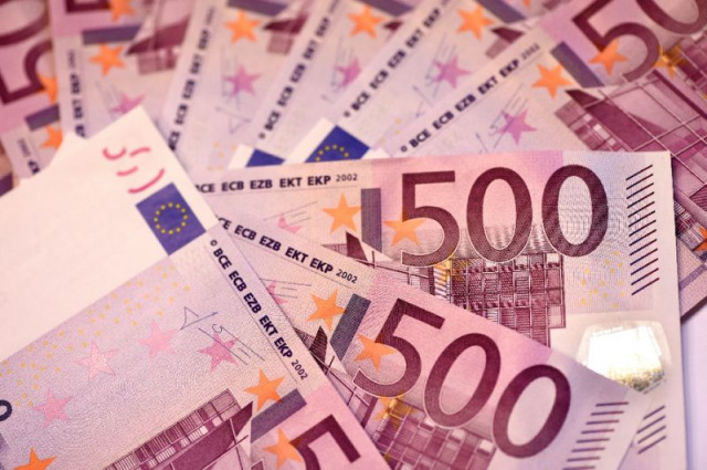 the driver of a cash delivery van and a large part of the money were tracked down to a flat in the centre of the city of amiens photo afp the driver of a cash delivery van and a large part of the money were tracked down to a flat in the centre of the city of amiens photo afp