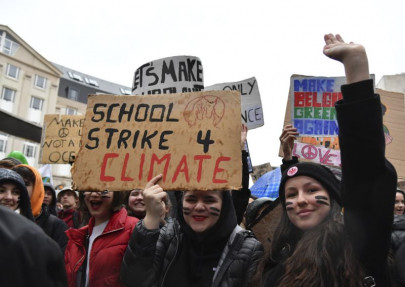 thousands of uk kids skip school for climate protests