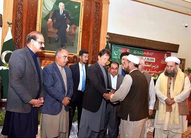 prime minister imran khan distributes health card to people of tribal districts photo app prime minister imran khan distributes health card to people of tribal districts photo app