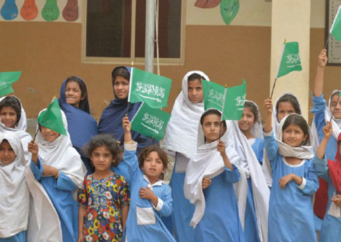 girls from a government school built with saudi aid in kot addu muzzaffargarh punjab photo courtesy ksharc