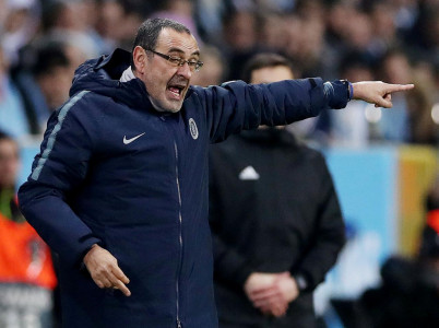 zola likens sarri s chelsea struggle to guardiola s at man city