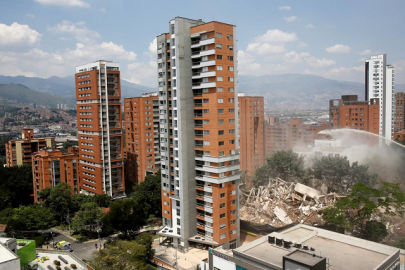 colombia demolishes drug kingpin pablo escobar s former home