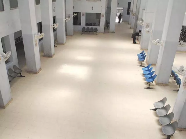 dr saleem abro says low quality oxygen plants in trauma centre caused death of many photo file dr saleem abro says low quality oxygen plants in trauma centre caused death of many photo file
