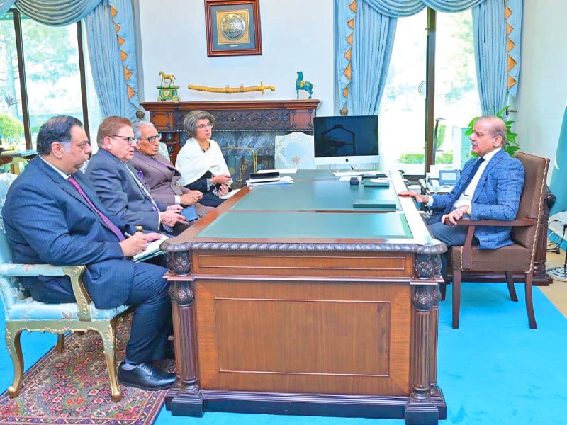 pakistan s special representative on afghanistan muhammad sadiq briefs prime minister shehbaz sharif on his kabul visit during a meeting in islamabad photo sabah