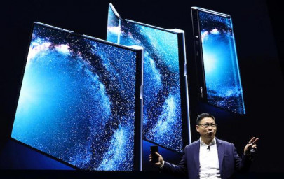huawei goes after samsung with foldable 5g smartphone huawei goes after samsung with foldable 5g smartphone