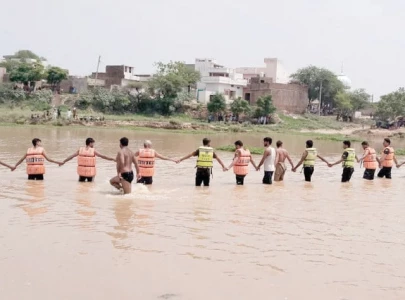 flash floods hit dg khan villages flash floods hit dg khan villages