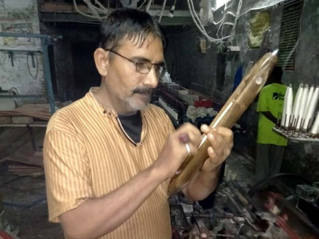 inadequate safety measures in faisalabad s textile mills plague workers health photo express inadequate safety measures in faisalabad s textile mills plague workers health photo express
