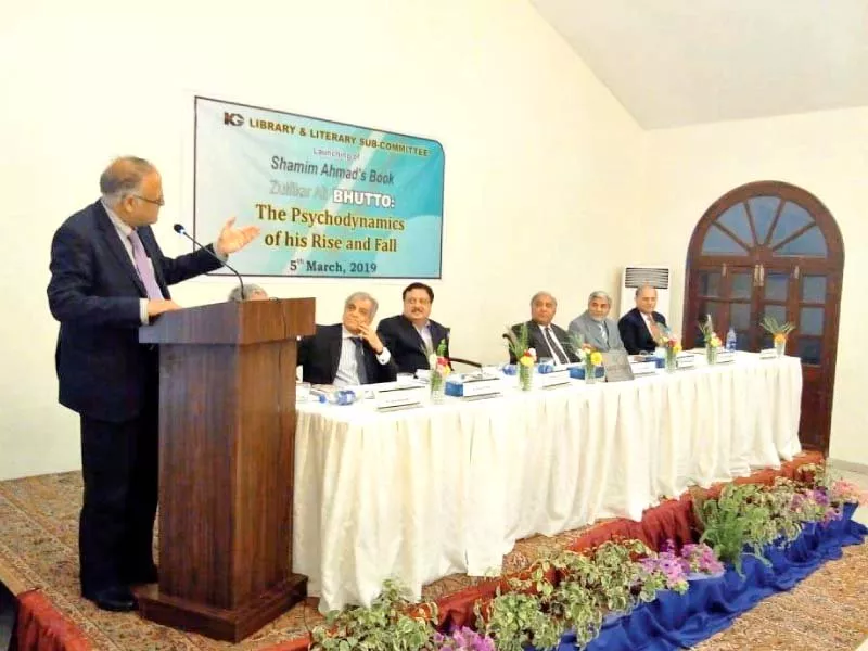 javed jabbar shares his insight on the book the psychodynamics of his rise and fall on tuesday photo express javed jabbar shares his insight on the book the psychodynamics of his rise and fall on tuesday photo express