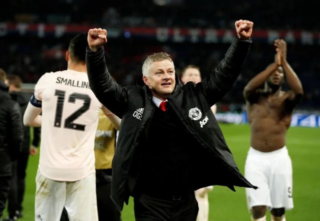 solskjaer was on the bench that night and the norwegian watched from the sideline here curiously with a bib on over his jacket apparently due to a colour clash with psg 039 s kit as his side went in front inside two minutes photo afp solskjaer was on the bench that night and the norwegian watched from the sideline here curiously with a bib on over his jacket apparently due to a colour clash with psg 039 s kit as his side went in front inside two minutes photo afp