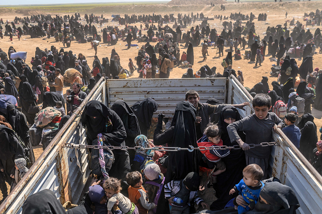 civilians evacuated from the islamic state is group 039 s embattled holdout of baghouz wait at a screening area held by the us backed kurdish led syrian democratic forces sdf in the eastern syrian province of deir ezzor on march 6 2019 photo afp civilians evacuated from the islamic state is group 039 s embattled holdout of baghouz wait at a screening area held by the us backed kurdish led syrian democratic forces sdf in the eastern syrian province of deir ezzor on march 6 2019 photo afp