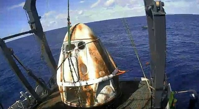 this still image taken from nasa tv shows spacex 039 s crew dragon spacecraft safely aboard the company 039 s recovery vessel following splashdown on march 8 2019 photo afp this still image taken from nasa tv shows spacex 039 s crew dragon spacecraft safely aboard the company 039 s recovery vessel following splashdown on march 8 2019 photo afp