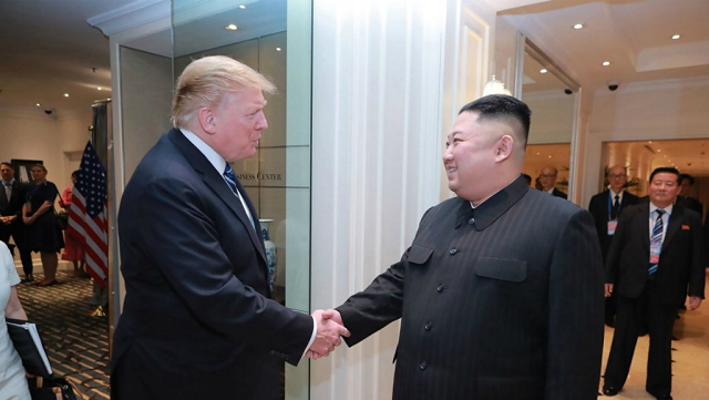 this picture from north korea 039 s official korean central news agency kcna taken on february 28 2019 and released on march 1 2019 shows north korean leader kim jong un and us president donald trump shaking hands in hanoi photo afp this picture from north korea 039 s official korean central news agency kcna taken on february 28 2019 and released on march 1 2019 shows north korean leader kim jong un and us president donald trump shaking hands in hanoi photo afp